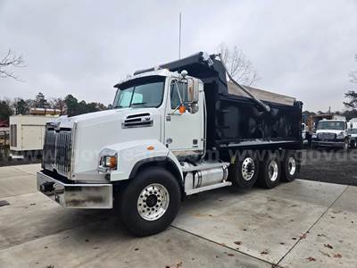 2023 western star triaxle dump