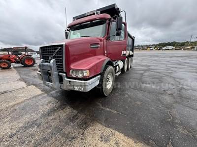 2018 Volvo VHD Tri/A Dump Truck