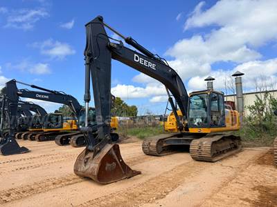 2017 John Deere 210G LC Hydraulic Excavator