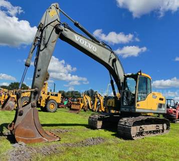 2013 Volvo EC220DL Tracked Excavator