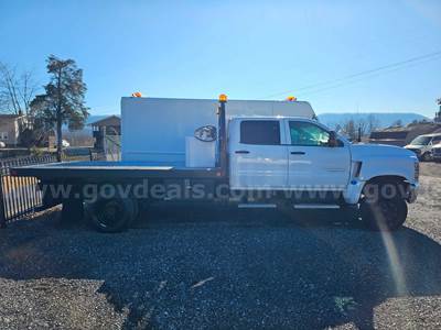 2023 Chevrolet Silverado 5500 HD 12FT Flatbed (Factory Warranty)