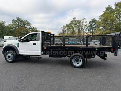 2020 FORD F550, 6.7 DIESEL, 4X4, FLATBED STAKEBODY WITH TOMMY RAIL GATE