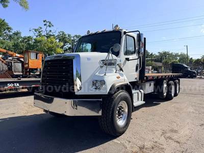 2013 Freightliner 108SD Tri/Axle Flatbed Truck