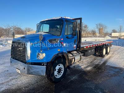 2015 Freightliner 114SD T/A Flatbed Truck