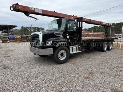 Cleasby DRRTH-6000 Roofing Conveyor on 2015 Freightliner 114SD T/A Flatbed Truck