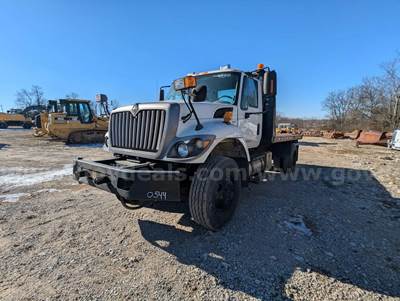 2012 International WorkStar 7400 S/A Flatbed Truck
