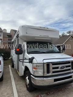 2017 Ford E-450 Econoline Soft Serve Ice Cream Truck
