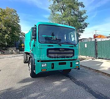2016 Autocar Xpert Garbage Truck - Cummins, 16 Yard 87k Miles