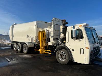 2015 Mack LEU613 37 Cu Yd Rear Loading Garbage Truck