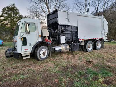 2010 Peterbilt 320