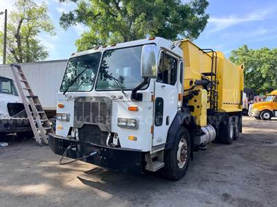 2018 Peterbilt 320 Scorpion SideLoad Garbage Truck