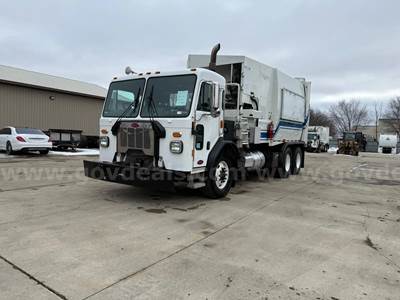 2019 Peterbilt 520 COE Bridgeport Side Load Garbage Truck