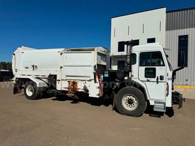 2018 PETERBILT PB520 LABRIE EX 17 YARD