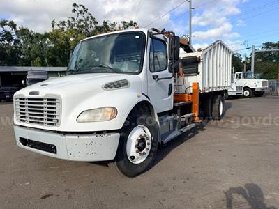 2015 Freightliner M2 106  S/A Grapple Truck