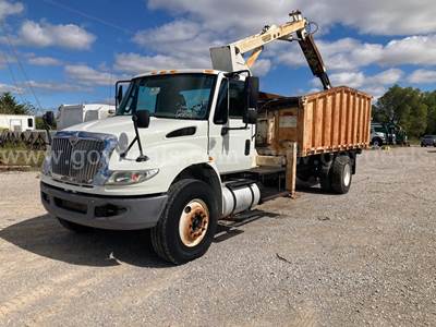 2015 International DuraStar 4400 S/A Grapple Truck