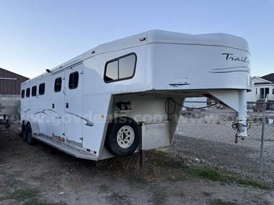 Trails West 4 Horse Gooseneck Trailer w/Tack Room and Living Quarters