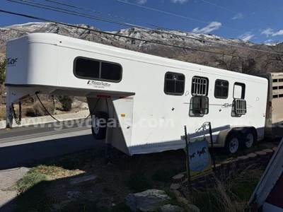 2012 Trails West Adventure Max Gooseneck Horse Trailer w/Tack Room