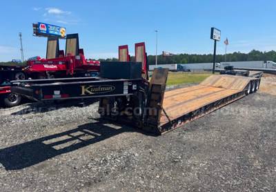 2020 Kaufman 50 ton lowboy. Paver special
