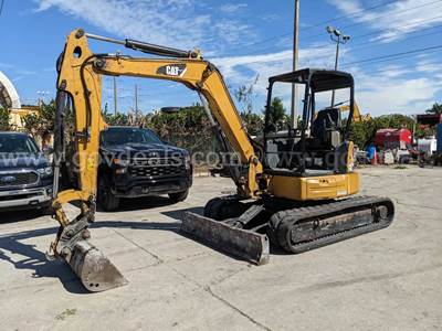 CATERPILLAR MODEL 305E3-CR Excavator 40hp Diesel, Rubber Track, Dozer Blade, (2) Q-A Buckets