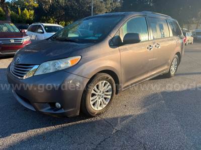 2015 Toyota Sienna XLE Premium FWD 8-Passenger V6