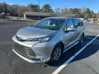 2021 Toyota Sienna XLE 7-Passenger