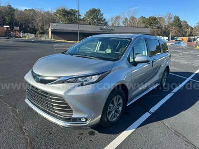 2021 Toyota Sienna XLE 7-Passenger
