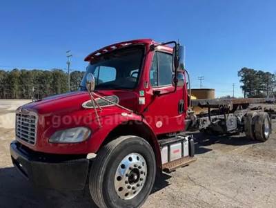 2018 Freightliner M2 106 S/A Demountable Truck