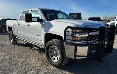 2015 Chevrolet Silverado 2500HD LT Crew Cab 4WD 6.6 diesel