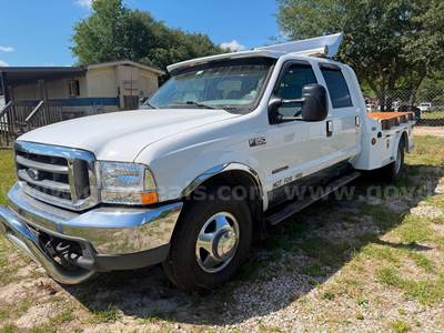 2000 Ford F-350 SD XLT Crew Cab Short Bed 2WD DRW
