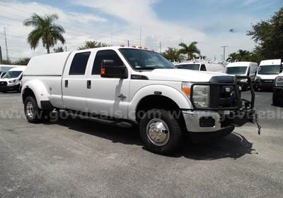 Ford F-350 4X4 Crew Cab Dually Diesel Pickup Truck