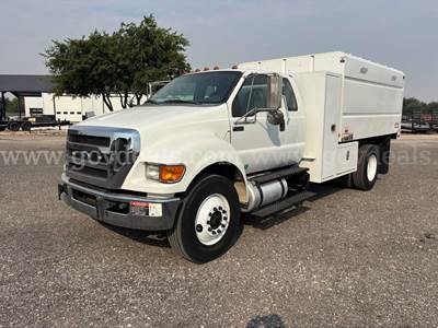 2015 Ford F-750 SuperCab 2WD DRW Chip Truck