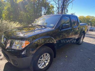 2014 Nissan Frontier SV Crew Cab AUTOMATIC  4WD 4x4 low miles