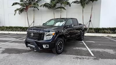 2017 Nissan Titan PRO-4X Crew Cab 4WD