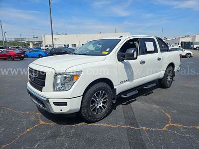 2021 Nissan Titan SV Crew Cab 4WD