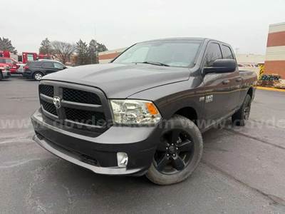 2016 RAM 1500 Low Milage