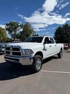 2017 RAM 2500 CREW CAB GASOLINE W/ 4X4