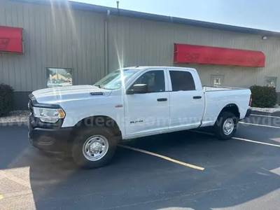 2022 Ram 2500 tradesman  116803 miles hemi 2wd