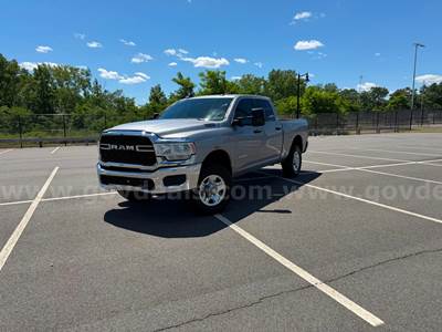 2021 RAM 2500 6.4L 4WD V8 Crew Cab Ready To Go! Studded Tires!