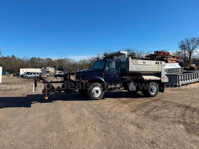 1999 International 4900 Spreader Dump Truck