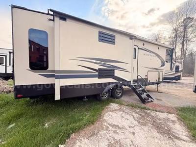 2018 Keystone Montana 305RL High Country