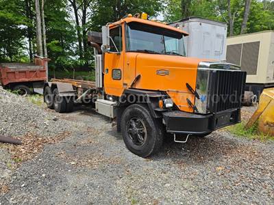 1990 Autocar Tandem Axle Rolloff Truck