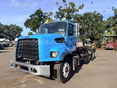 2013 Freightliner 108SD T/A Roll Off Truck