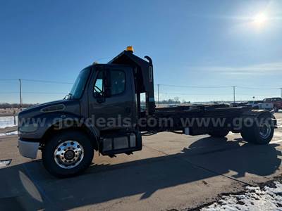 2013 Freightliner M2 106 with Swaploader SL-330 hooklift