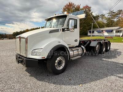 2019 Kenworth T880 Roll Off Truck