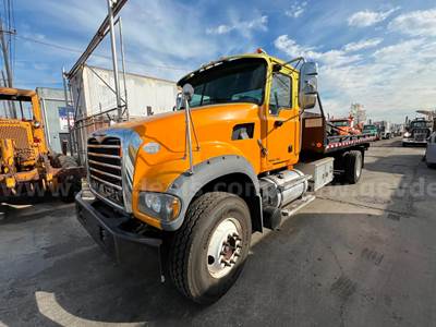 2009 Mack GU712 S/A Roll Off Truck