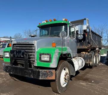 2001 Mack RD Roll-Off