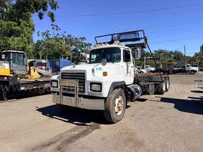 2003 Mack RD688S T/A Roll Off Truck
