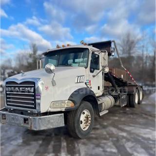 2006 Mack Granite Roll-Off Truck
