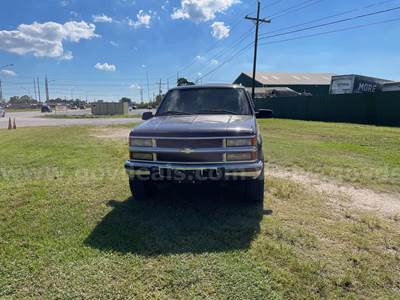 1999 Chevrolet Suburban 2500 4-Wheel Drive