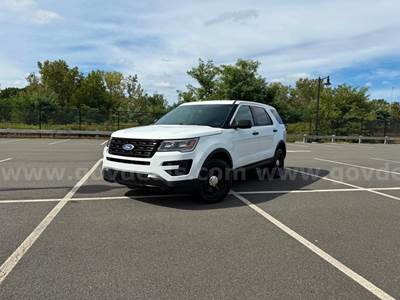 2019 Ford Explorer AWD Very Low Miles!!